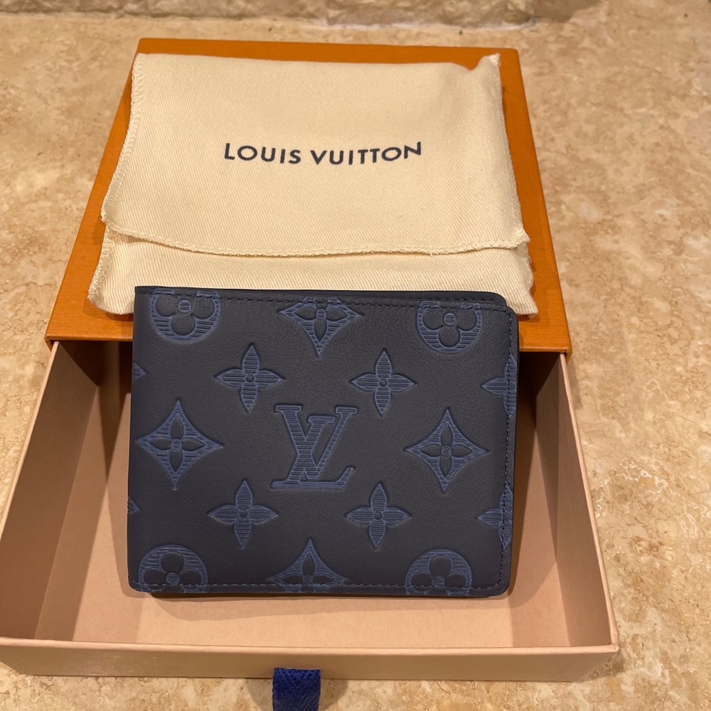 Louis Vuitton wallet - Picture 1 of 4